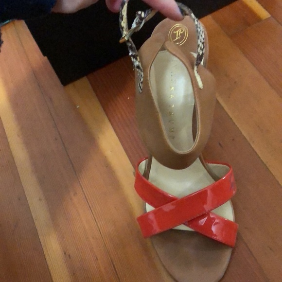 Gorgeous sandals - Picture 3 of 5